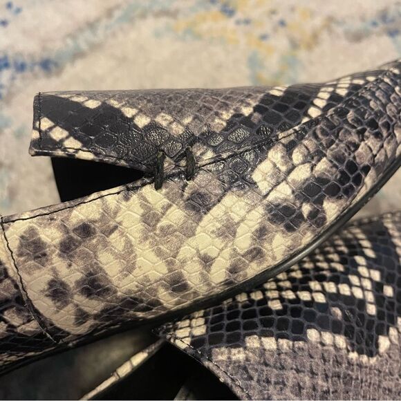 Marc Fisher leather snakeskin pattern loafers - Picture 4 of 9